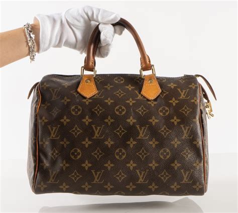 bauletto logo lv|Louis Vuitton .